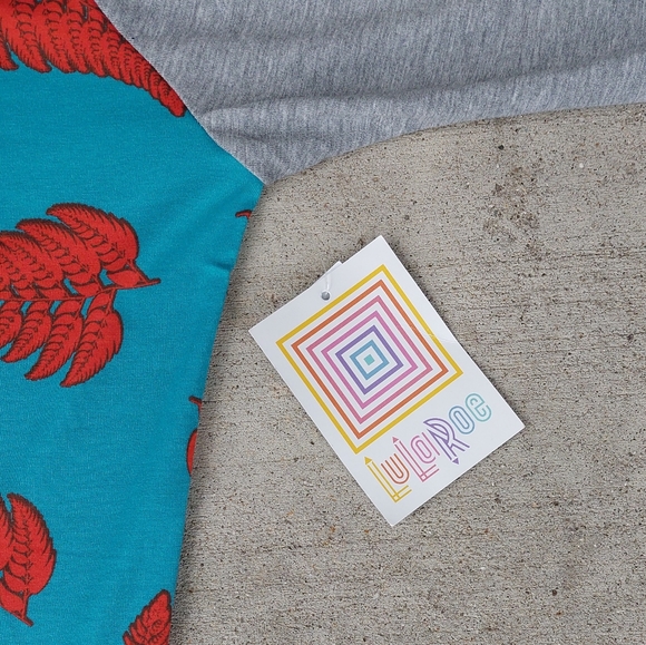 Lularoe Randy 3/4" Sleeve Tee - Picture 5 of 6